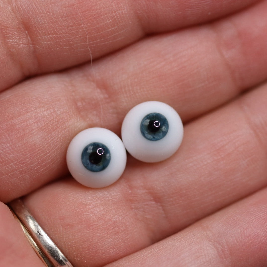 GLASS PEEPERS - 10MM GLASS DOLL EYES (full round)